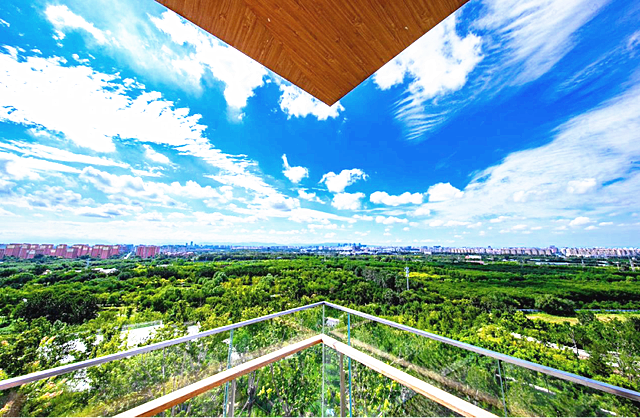 Downtown Beijing! 5-Minute Hike to 360° City Views