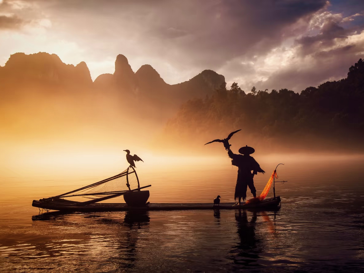 Guilin: Mountains & River Twilight Tour 